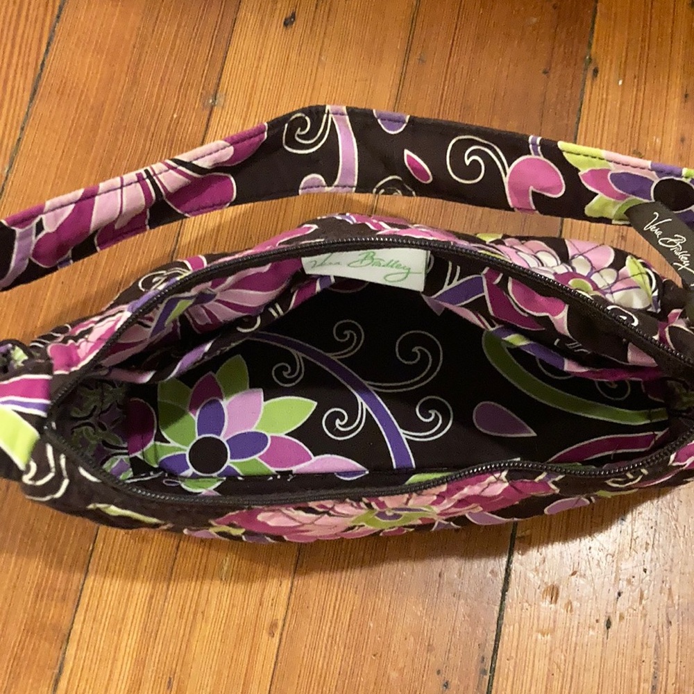 Lovely Vera Bradley bag - plus free wristlet! - Picture 7 of 9